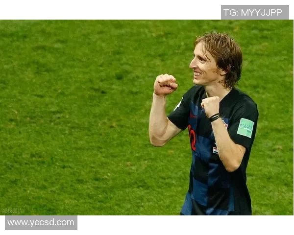 莫德里奇：足球场上的魔术师与传奇中场的辉煌历程与成就分析