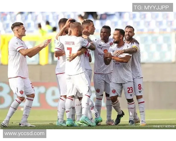 世亚预赛精彩对决沙特阿拉伯迎战伊拉克球队全力争胜