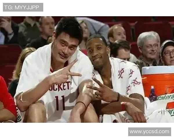 姚明与邓肯巅峰对决精彩视频回顾NBA传奇球员的精彩瞬间与对抗分析