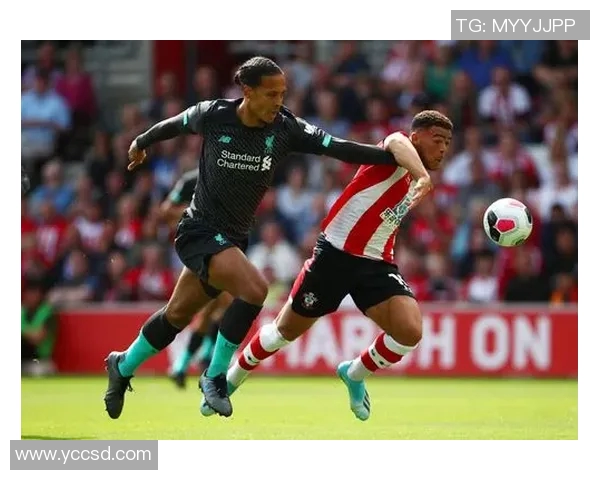 范戴克的防守艺术与领导力如何塑造现代足球的防线风格 范戴克的防守艺术与领导力如何塑造现代足球的防线风格