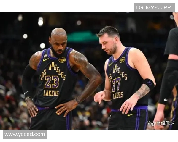 基尔队与杜伊斯堡队激战正酣谁能在这场较量中笑到最后