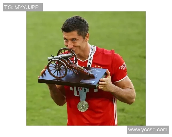 莱万背叛旧主引发拜仁球迷愤怒大嘘声称其忘恩负义